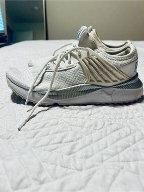 PUMA Women's Pacer Future Sneakers Size 8.5